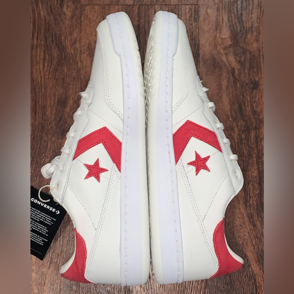 Converse - Picture 13 of 16